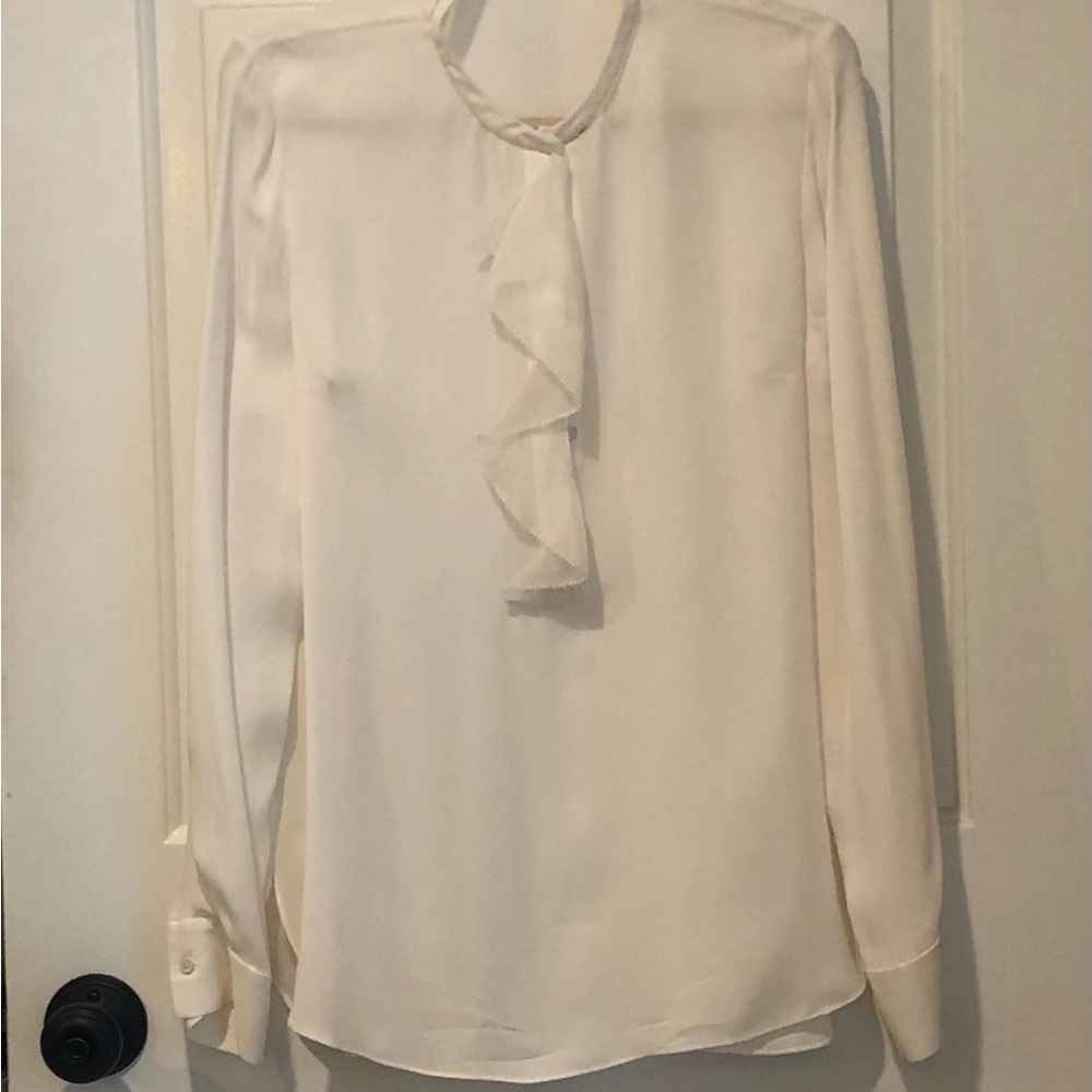 Ellie Tahari Cream Colored Silk Blouse. Long sleeves Ruffled neckline, Medium